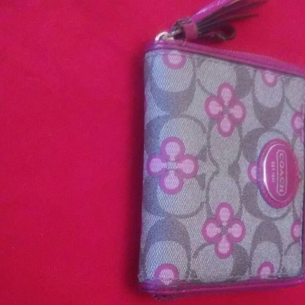 Small Wallet - Picture 2 of 4